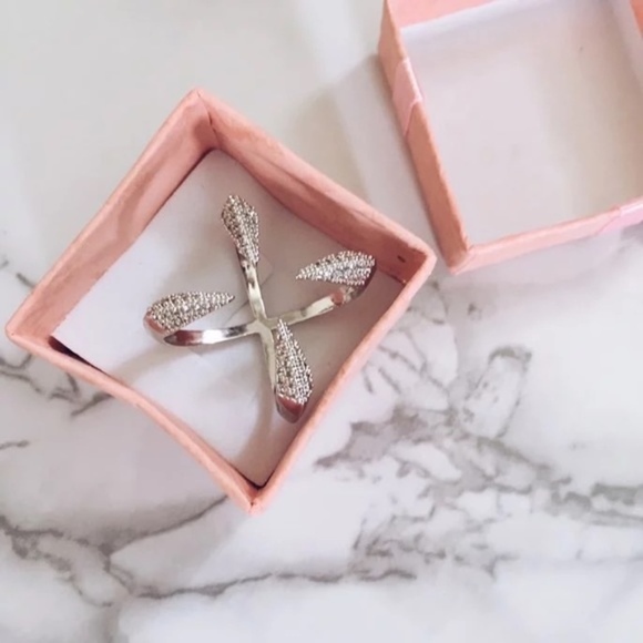 "Animal Instinct" - Picture 4 of 7